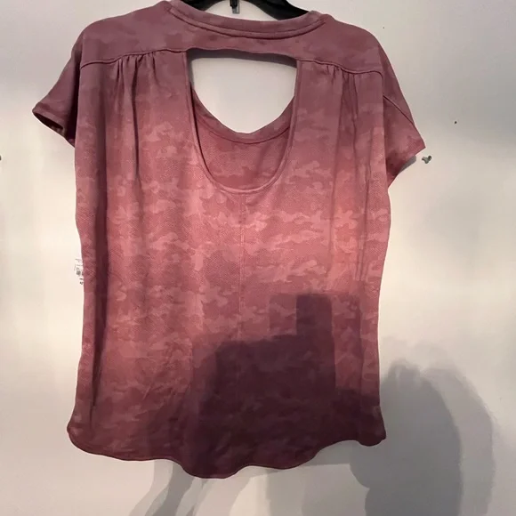 Xersion Athletic Pink Short Sleeve Cut Out T-Shirt - Picture 2 of 4